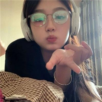 偷窥狂小姐